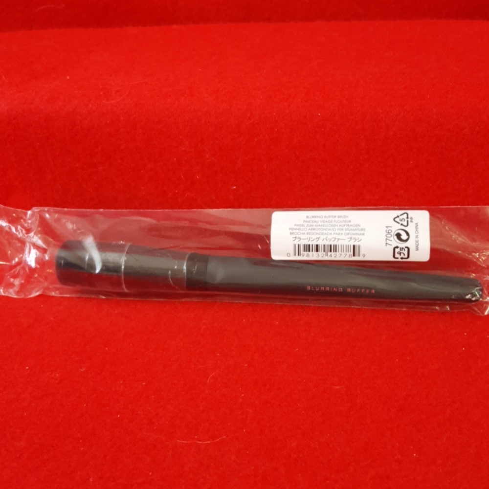BareMinerals blurring buffer brush